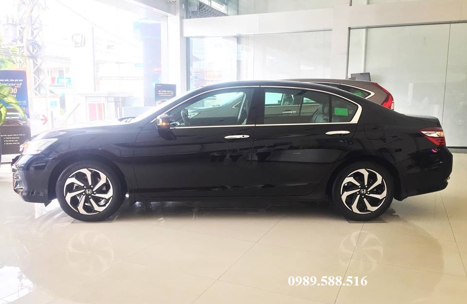 honda-Accord-2018-mau-den-chon-mau-xe-phong-thuy